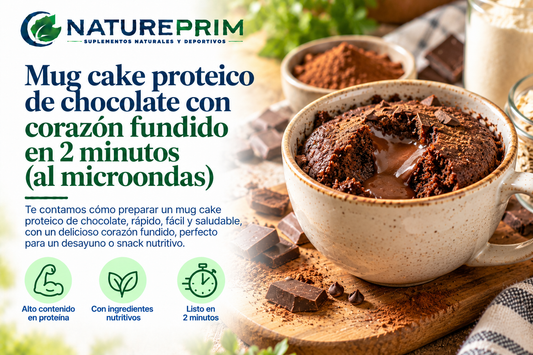 Mug cake proteico de chocolate con corazón fundido en 2 minutos (al microondas)